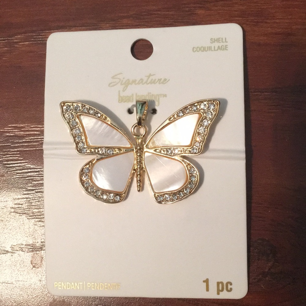 Pearl butterfly pendant. NWT Gold with Rhinestones